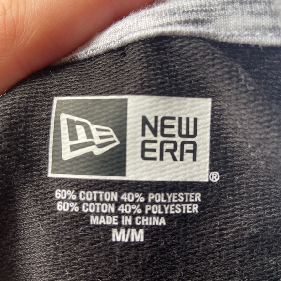 New Era CFL Ottawa Redblacks hoodie - Picture 2 of 3